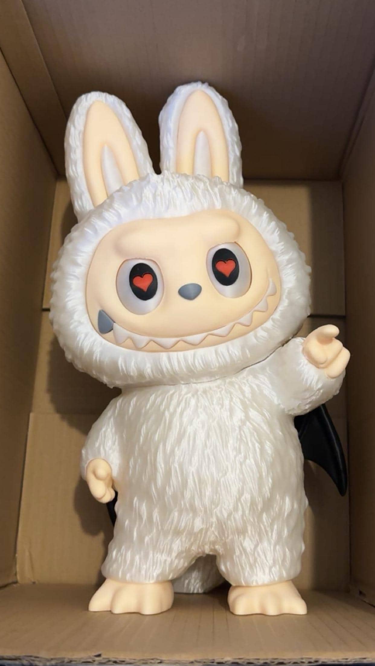 POP MART THE MONSTERS ラブブ　LABUBU Pop Mart Labubu The Monsters Big into Energy Series Vinyl