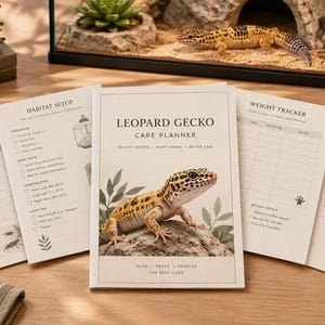 Puede incluir: Un cuaderno de planificación para el cuidado de geckos leopardo con una portada que muestra un gecko amarillo y negro sobre una roca. El planificador incluye páginas impresas para el hábitat, alimentación, peso y salud con textos claros.