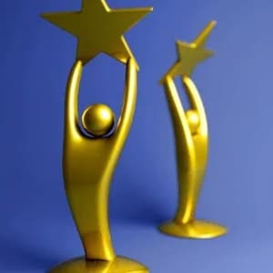 Star-Raising Trophy STL File – 3D Printable Award Cup with Support Under Star, Elegant Display Model, DIY Gift or Desk Decoration