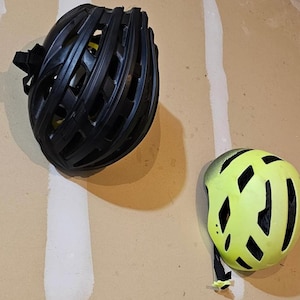 Wall Mount Bike Helmet Hook STL – 3D Printable Screw-In Hanger for Helmets & Gear, No Support Needed, Practical  Easy-to-Use Design