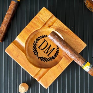 Personalized Walnut Cigar Ash Tray Gift for Men Engraved Monogram Cigar Holder Custom Cigar Gifts Wedding Groomsman Gift Graduation Gift