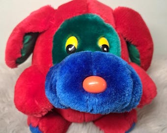 Peluche vintage de perro "Archie" de Effem, año 1988 – En perfecto estado con etiqueta (Cachorro con bloques de color, modelo raro)