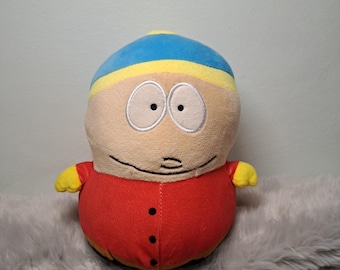 Peluche de Eric Cartman de South Park de 24 cm (9,5") | Peluche clásico de la serie animada de Comedy Central | Regalo coleccionable para fans de South Park