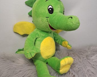 Peluche de dragón Tabaluga de Studio 100, 30 cm (12") | Peluche oficial alemán de dragón verde de dibujos animados | Peluche nostálgico Y2K, una pieza rara