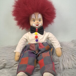 Vintage Glorex Zwitserland muzikale clownpop uit de jaren 80, 34 cm, handbeschilderde stoffen nar met muziekdoosje met trekkoord, retro kinderkamerdecoratie