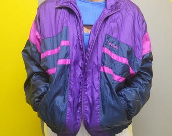 Giacca a vento Reebok vintage anni '90 | Giacca a guscio retrò color block viola, rosa e blu navy | Streetwear oversize | Taglia M | Prodotta in Malesia