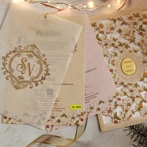 Elegante invito floreale – Biglietto beige con copertina morbida – Invito personalizzabile per eventi – Compleanno, matrimonio o festa