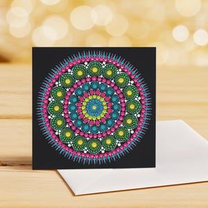 Grande carte de voeux émouvante – 20 x 20 cm | Motif mandala issu de notre collection originale de peintures à pois, avec une citation édifiante.