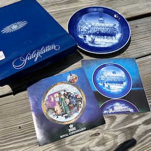 Royal Copenhagen 1992 Christmas Plate, with box & brochure
