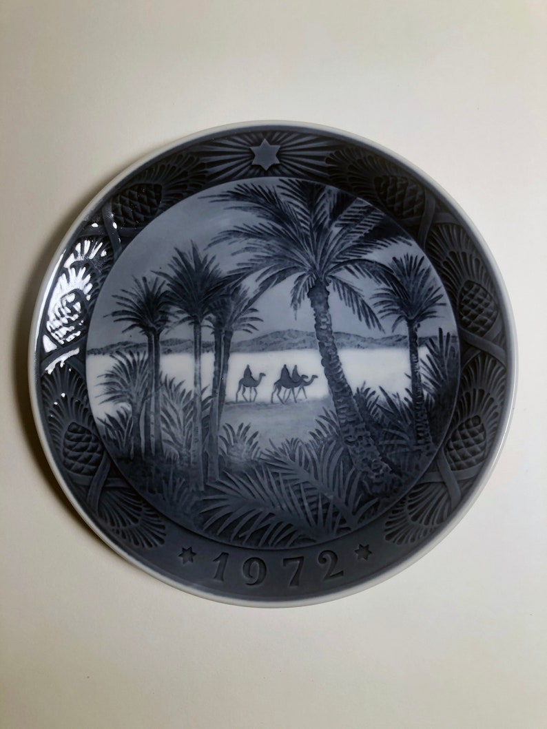 Royal Copenhagen 1972 Christmas Plate