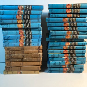 Vintage Hardy Boys Books Matte BLUE Covers, **verkauft durch das Buch**