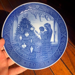 Royal Copenhagen 1981 Christmas Plate