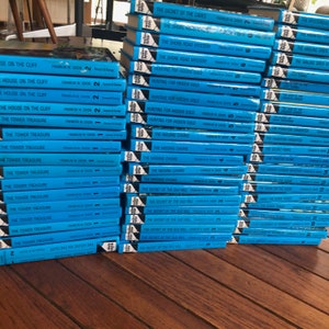 1990s-2000s Hardy Boys Bücher, Blue Glossy Cover (verkauft durch die Bücher)