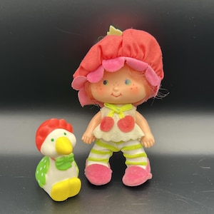 Vintage Strawberry Shortcake Cherry Cuddler Doll w/ Gooseberry Pet