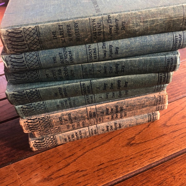 1930er bis 1960er Jahre Nancy Drew Bücher - Blaue gewebte Umschläge
