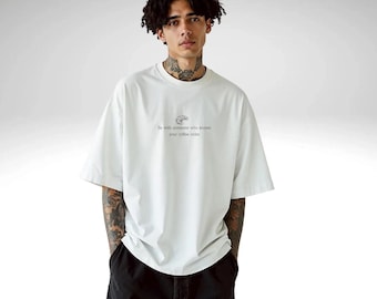 Camiseta minimalista con frase sobre café: divertida camiseta con cafeína para amantes del café, regalo de barista