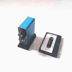 New. All analog headphone amp, class AB (can do a pre-amp). Stereo balance, volume gainer/attenuator. Original, hand make.