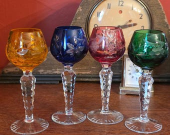 Juego de 4 copas de cristal tallado vintage multicolor para licor.