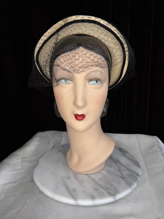 1930s Beige Straw Hat with Black Netting // Velve… - image 6