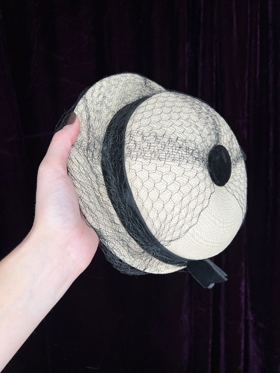 1930s Beige Straw Hat with Black Netting // Velve… - image 9