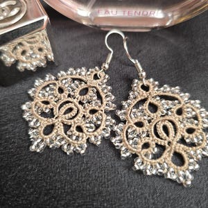 Statement Spitzenohrringe - &#39;Molly&#39;, Einzelstücke, Kleine Ohrringe, Tatted Ohrringe, Frivolite, Tatting Spitze, Hochzeitsohrringe. Geschenk für Sie