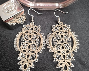 Brincos de renda frisada - 'Katherine', Joias marcantes, Ideia para presente, Brincos pendentes, Com miçangas, Feitos à mão, Acessórios femininos, Renda com miçangas de vidro