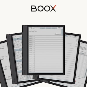 Op de afbeelding: Een verzameling BOOX digitale tablets met verschillende planner-indelingen, waaronder een dagelijks schema voor januari, kwartaalkalenders voor april, juli en oktober, en takenlijsten met duidelijke zwarte tekst op een wit scherm.