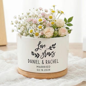 Maceta personalizada para bodas, regalo de boda "El amor crece", maceta personalizada para parejas para despedida de soltera, compromiso, decoración de aniversario.