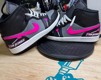 Sneakers Nike personalizzate con verniciatura – Logo aziendale e marchio aziendale