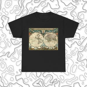 Vintage Weltkarte T-Shirt, Reiseshirt, Abenteuer T-Shirt, Geschenk für Entdecker, Unisex Baumwoll Top, Sommershirt, zum Geburtstag, cooles T-Shirt für Teenager