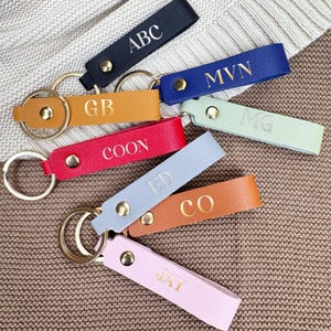Llavero personalizado, llavero de cuero, llavero con inicial, llavero con monograma, llavero hecho a mano, regalo de aniversario, regalo para él/ella