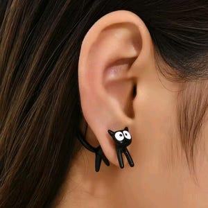 かわいい黒猫のイヤリングスタッド動物の絵のデザイン