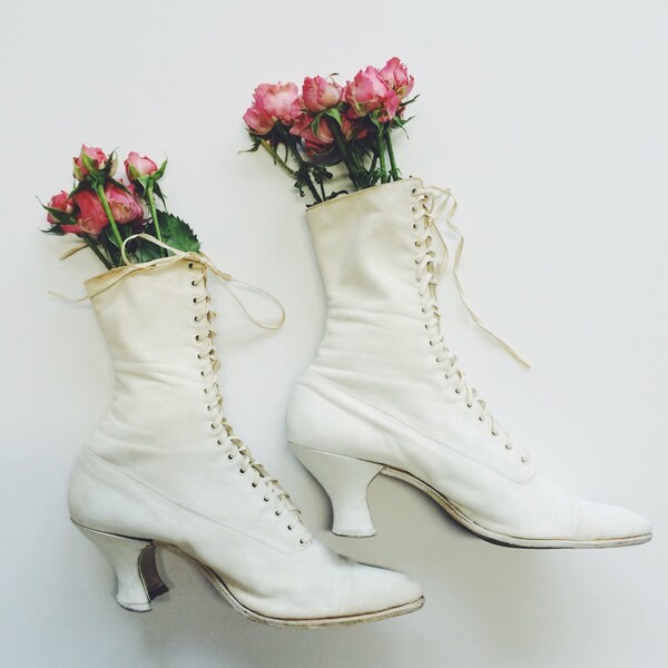 Antique Edwardian White Canvas Lace Up Boots