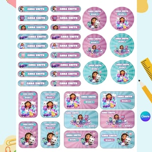 Etichette scolastiche modificabili con personaggi dei cartoni animati, pacchetto di carte stampabili a tema anime, adesivi con nomi per bambini modificabili su Canvas, etichette impermeabili con nomi per l'asilo nido.