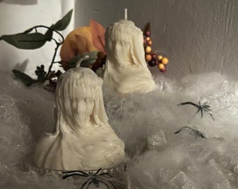 Candela Gothic Whispering Veil / Cera di soia profumata all'ambra e alla ciliegia