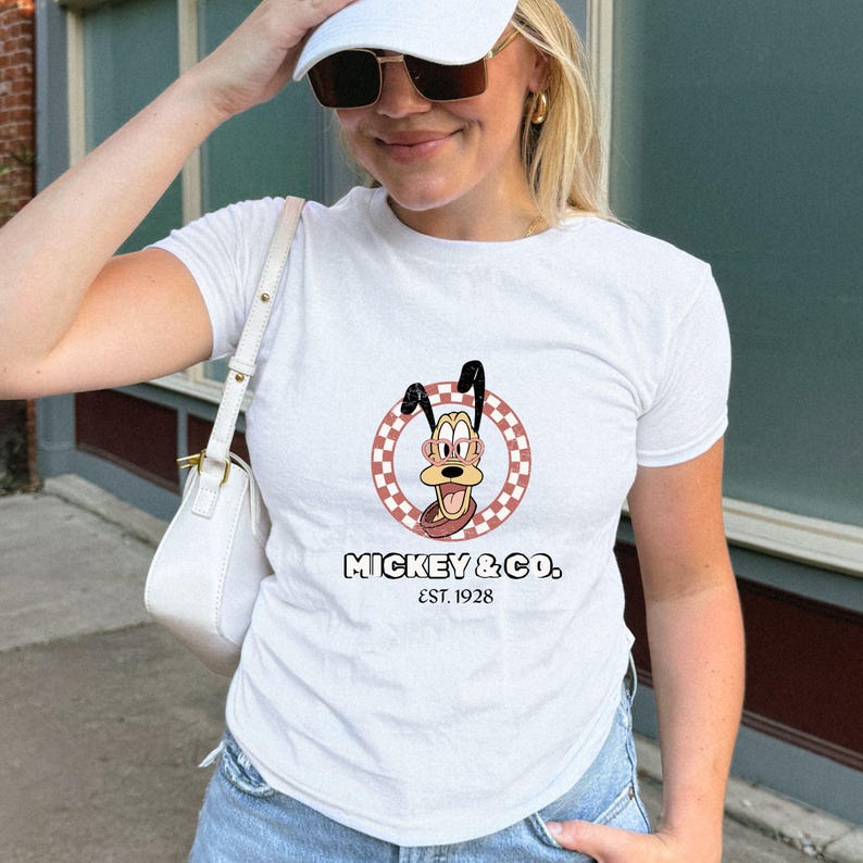 Camiseta retro de Minnie Mouse para bebé, camiseta vintage de Minnie Mouse para bebé, camiseta de Mickey y Minnie de 1928, camisetas de Disney para parejas, camisetas de Disney para familias imagen 1