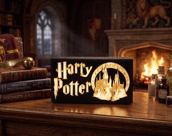 魔法使いの城のナイトライト - 魔法のLEDシャドウボックス - 光るファンタジーの本棚装飾