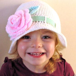 Crochet pattern for Rose Cloche hat in 4 sizes from 0-3 years approx - INSTANT DOWNLOAD .pdf (pattern is in English)