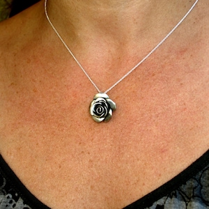 Charming Rose Necklace: A Floral Statement of Love and Beauty, sterling silver925, hand carved,