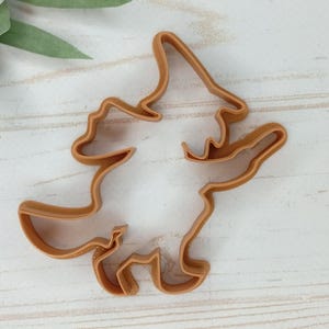 Witch on broom cookie cutter, Spooky cookie cutter, Halloween cookie cutter, Witch Halloween cookie cutter, Cute Halloween cookie cutter,