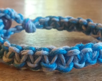 Hemp bracelet/blue