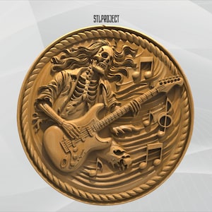 Pode incluir: Uma detalhada escultura circular em madeira com um esqueleto tocando guitarra elétrica. O esqueleto tem cabelo comprido e é rodeado por notas musicais. A escultura é emoldurada por uma borda em forma de corda, com o texto "STLPROJECT" no topo.