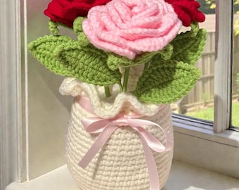 Crochet Triple Rose Bouquet: Handmade Floral Vase