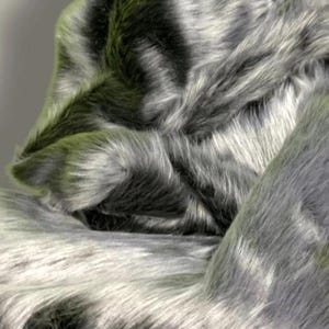 Long Pile Faux Fur Fabric – Soft Shaggy Plush Fabric – Fluffy Fur Look for Coats, Costumes, Toys, Home Decor