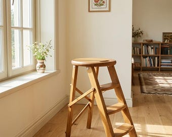 Taburete plegable de madera hecho a mano, estilo rústico, ahorra espacio.