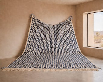 Tapis berbère fait main en laine indigo : design tribal géométrique ivoire, décoration de sol bohème pour salon
