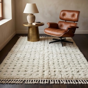 Artisanal Shaggy Fleece Carpet - Tailored Organic Wool Moroccan Rug - High-Pile Minimalist Cream Decor - Hand-Knotted Bohemian Floor Art