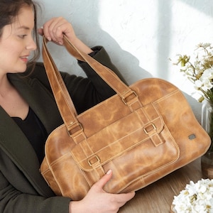 Vintage Leather Handbag – Large Tote Bag for Travel - Tan Shoulder Purse – Women Weekender Bag - Light Brown Duffle Bag