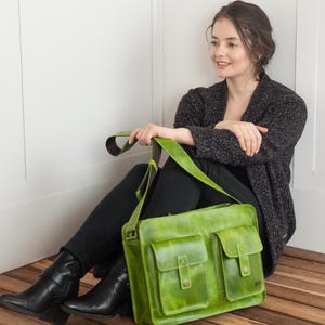 Leather laptop bag for women, green leather messenger bag for work, shoulder bag with pockets casual style, bag for women black outfits