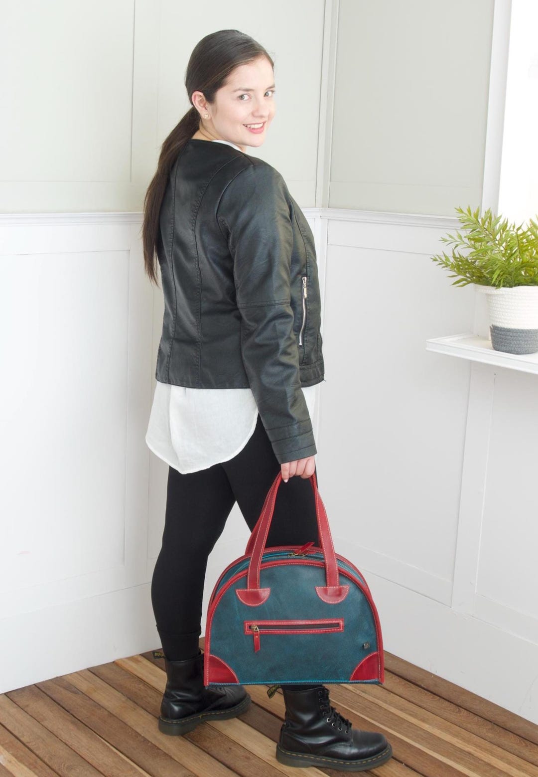 Blue Leather Retro Bowler Bag – Vintage-inspired Women display picture 2